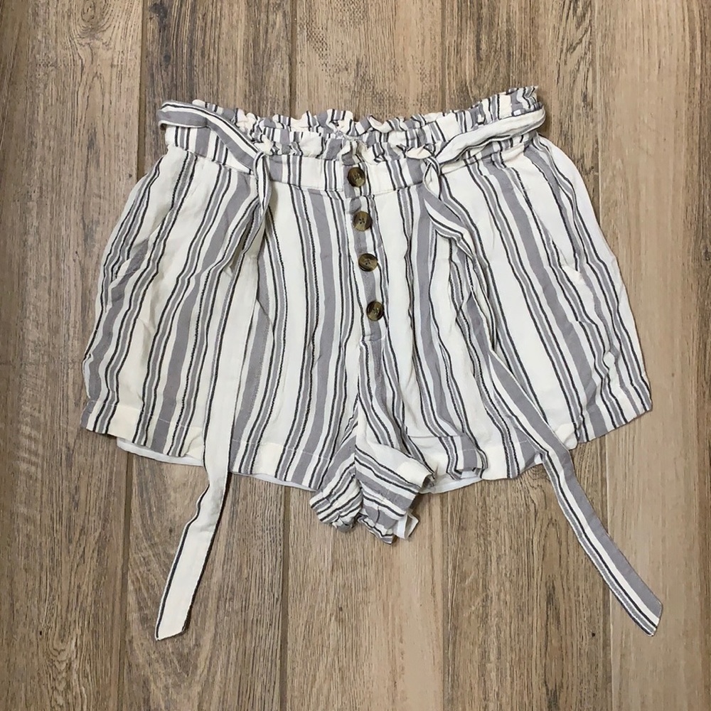 American eagle flowy shorts